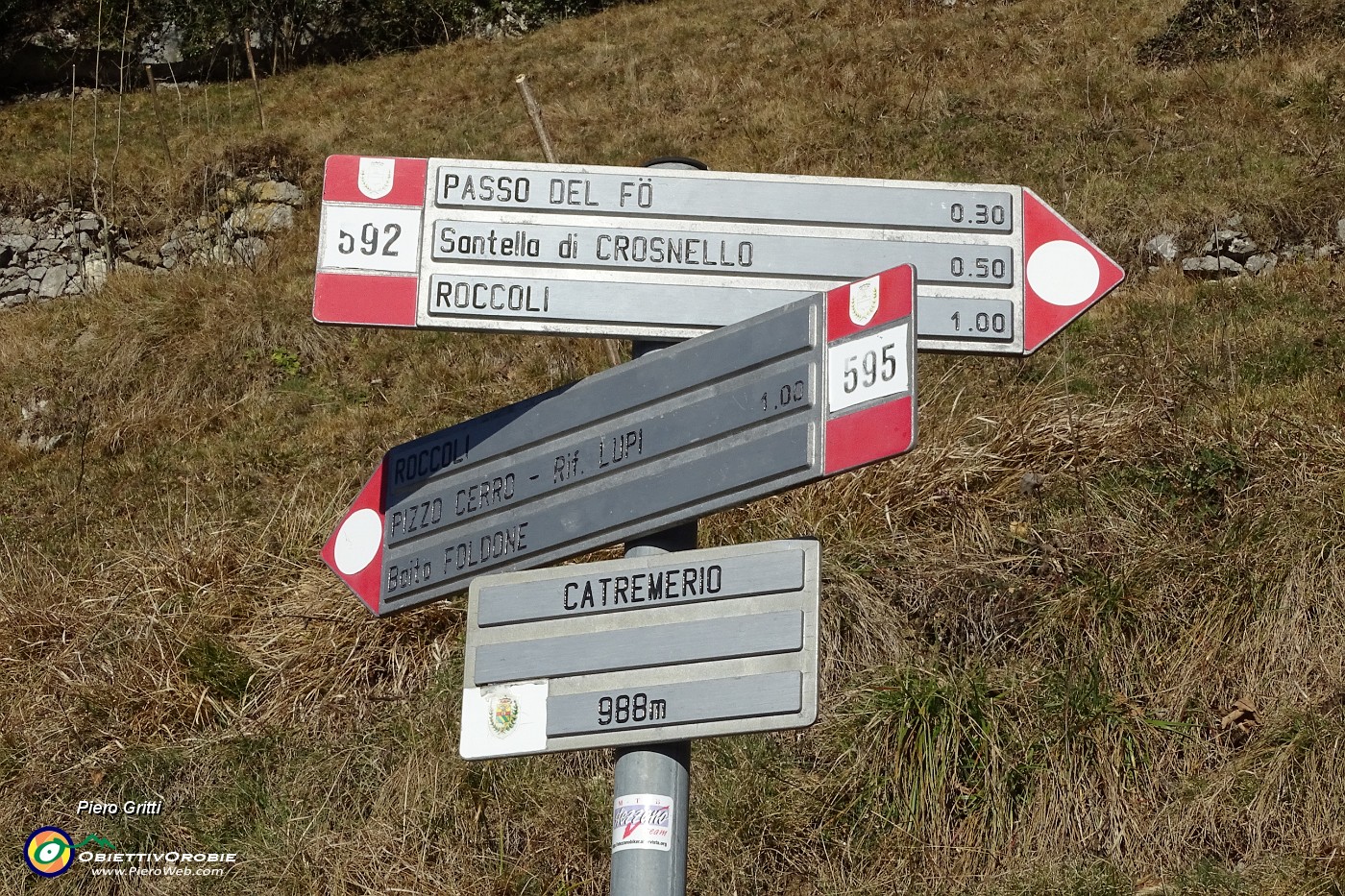 16 Mi avvio da questo sentiero (595, variante a dx per Crosnello e i Roccoli).JPG